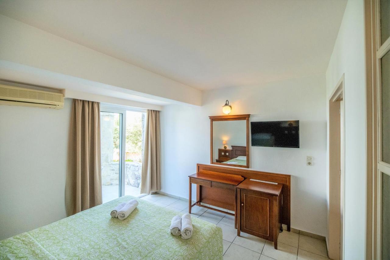 Semiramis Village Hotel Hersonissos  Bagian luar foto