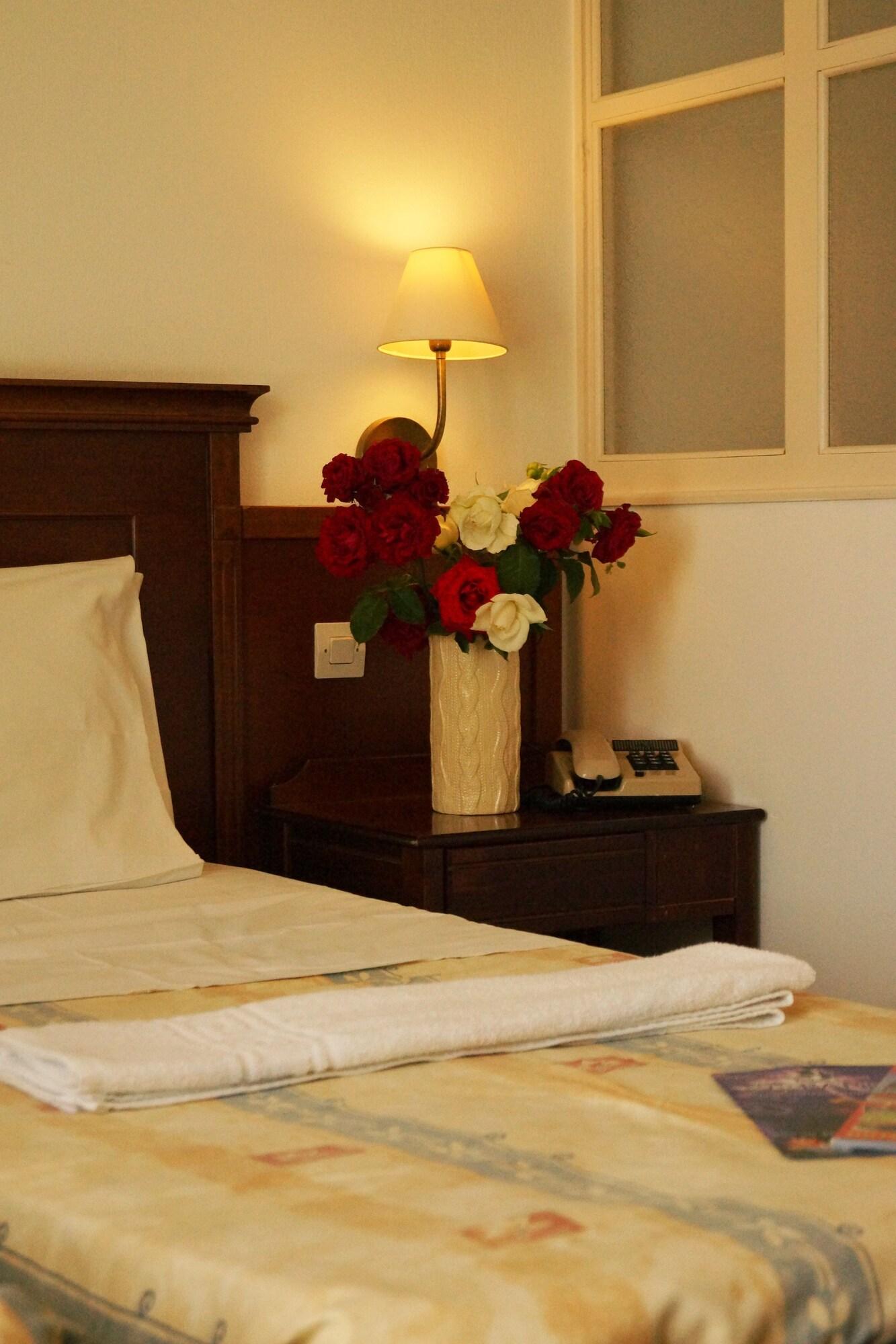 Semiramis Village Hotel Hersonissos  Bagian luar foto