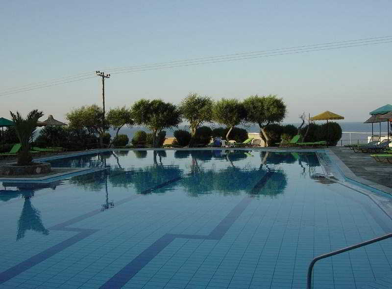 Semiramis Village Hotel Hersonissos  Bagian luar foto